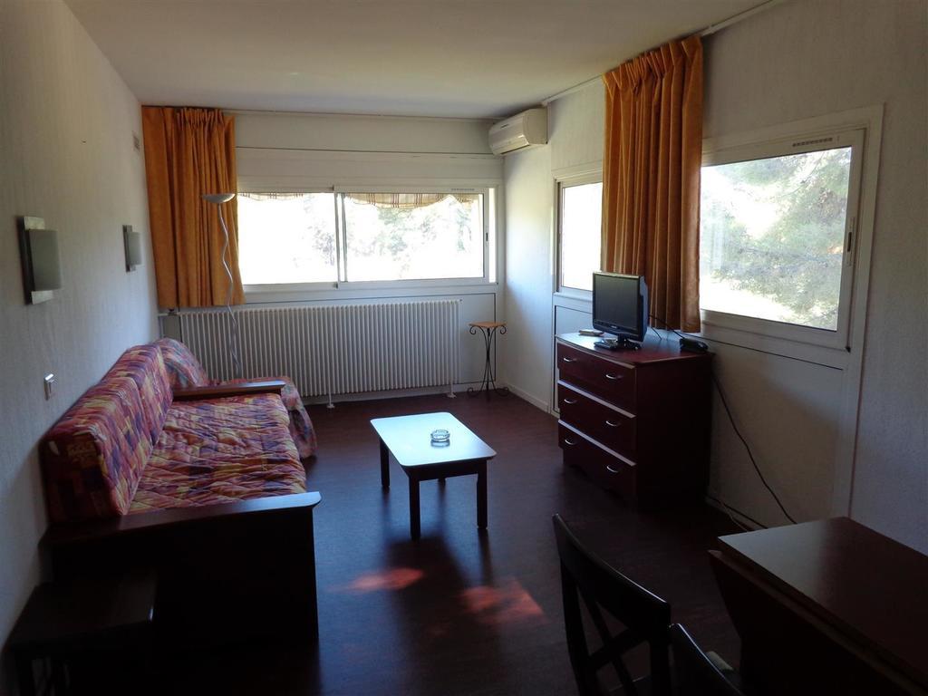 Le Domaine Des Oliviers Apartment แซ็งต์-ซีร์-ซูร์-แมร์ ห้อง รูปภาพ