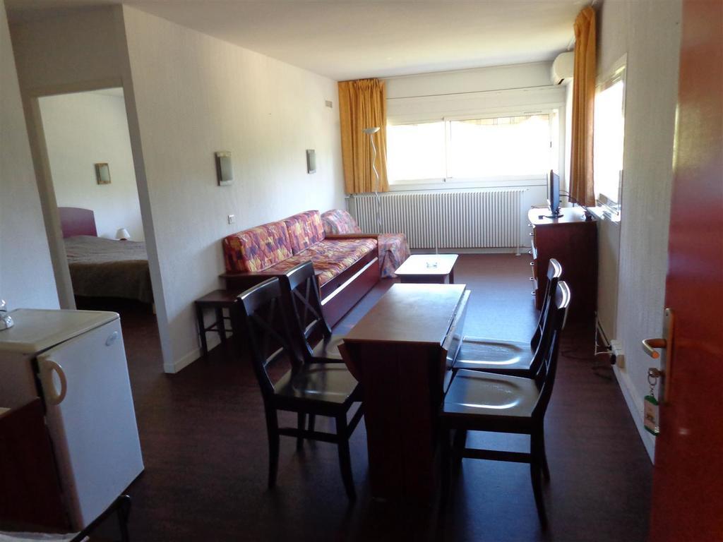 Le Domaine Des Oliviers Apartment แซ็งต์-ซีร์-ซูร์-แมร์ ห้อง รูปภาพ
