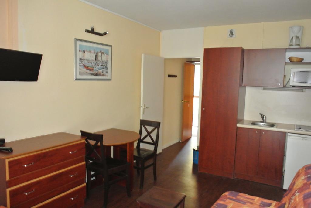 Le Domaine Des Oliviers Apartment แซ็งต์-ซีร์-ซูร์-แมร์ ห้อง รูปภาพ