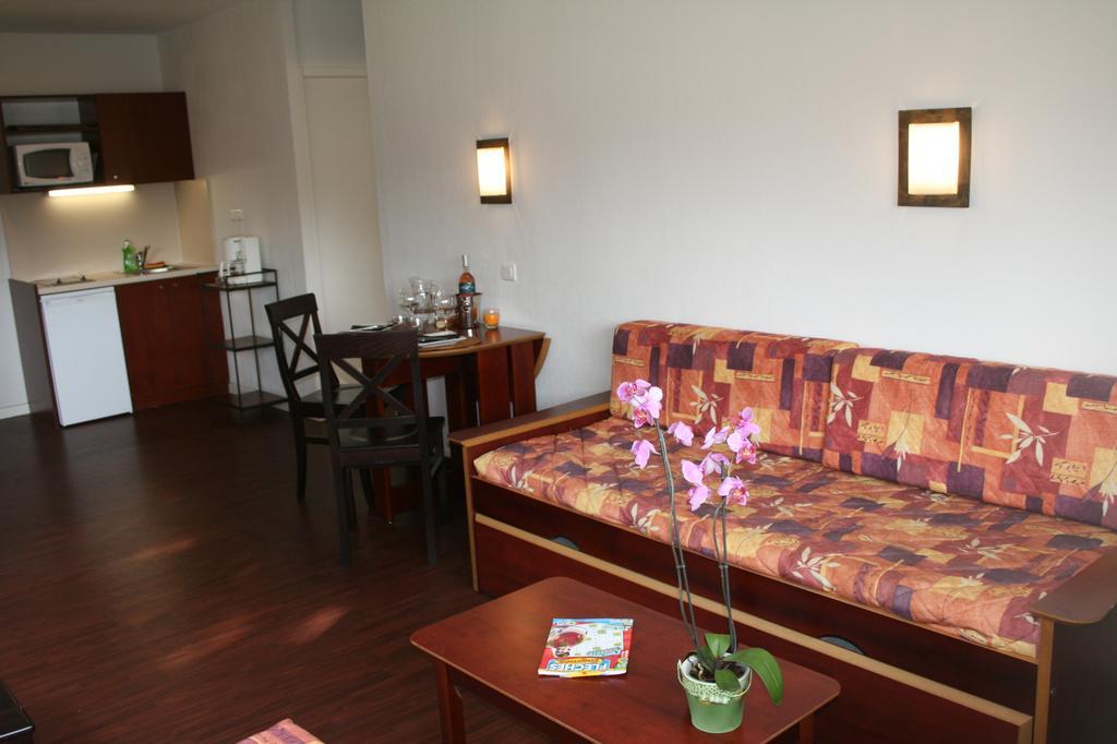 Le Domaine Des Oliviers Apartment แซ็งต์-ซีร์-ซูร์-แมร์ ห้อง รูปภาพ