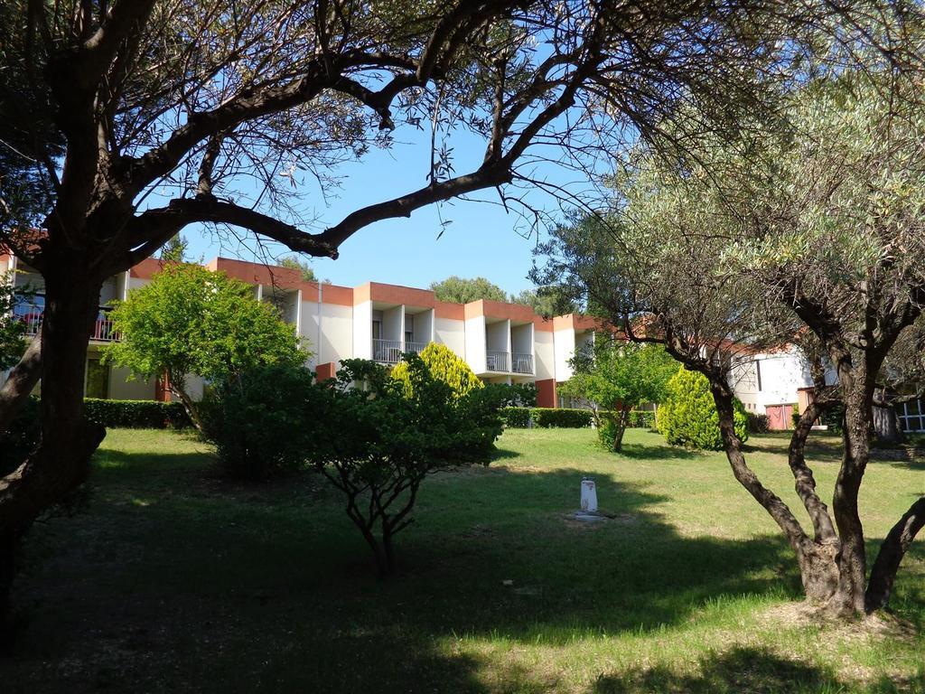 Le Domaine Des Oliviers Apartment แซ็งต์-ซีร์-ซูร์-แมร์ ภายนอก รูปภาพ