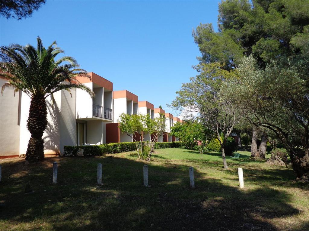 Le Domaine Des Oliviers Apartment แซ็งต์-ซีร์-ซูร์-แมร์ ภายนอก รูปภาพ